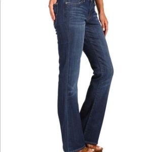 Lucky 🍀 brand sweet ‘N Low boot cut Jeans 👖